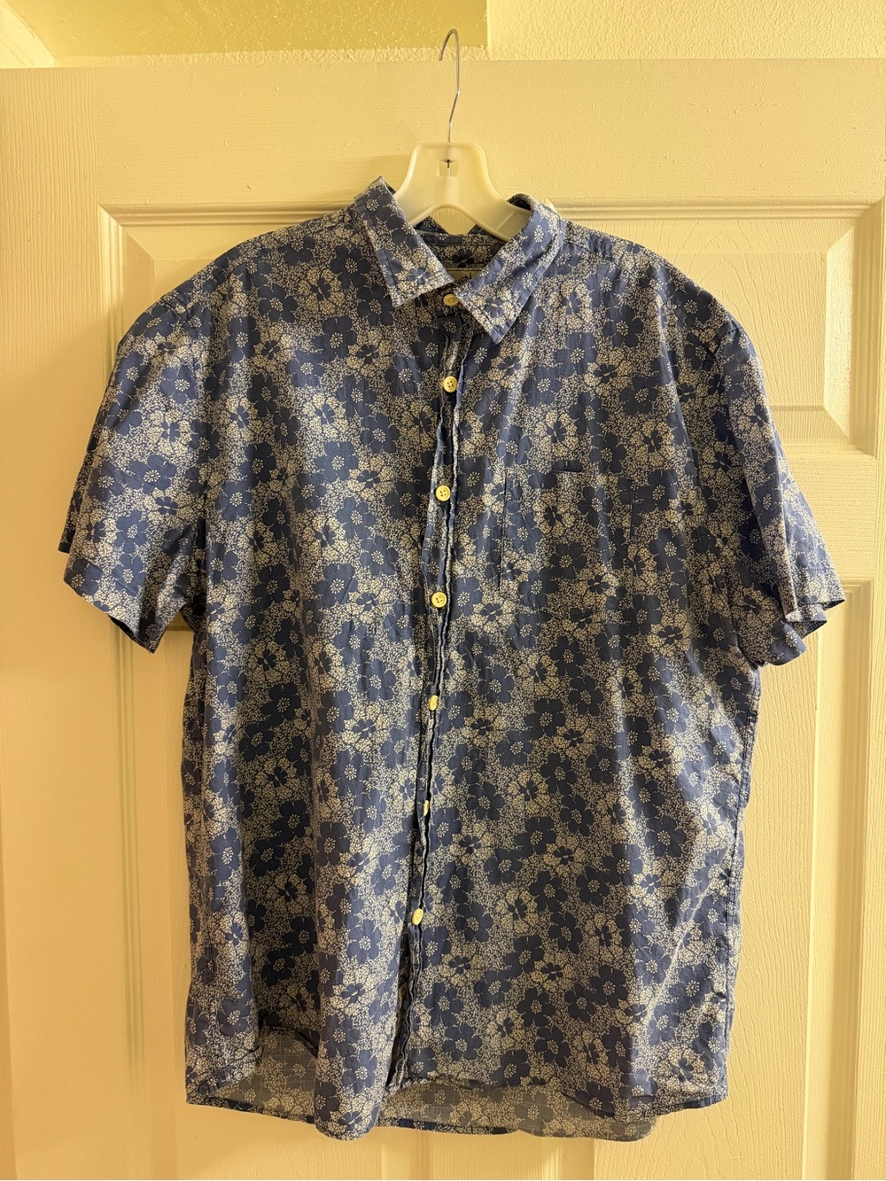 Grayers Blue Floral Short-Sleeve Button-Down Shirt